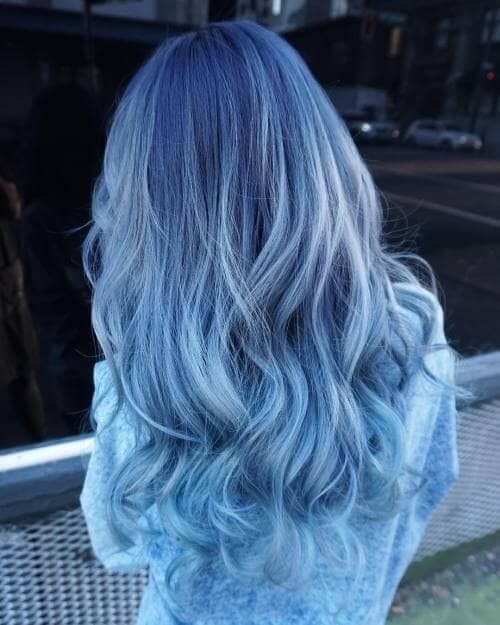 Hè là phải rực rỡ với nhuộm tóc màu xanh dương hot trend năm 2019