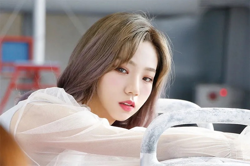 Màu tóc nâu vàng lạnh 