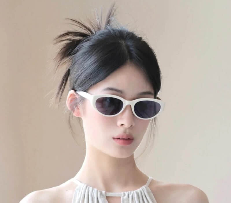 Kiểu tóc đi đám cưới kiểu búi đuôi gà cá tính