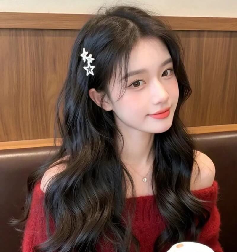 Kiểu tóc xoăn lơi nhẹ đi đám cưới
