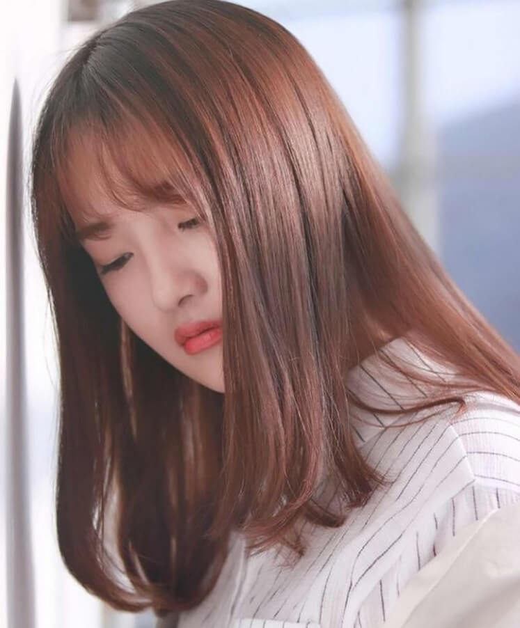Tóc nâu hạt dẻ ngang vai