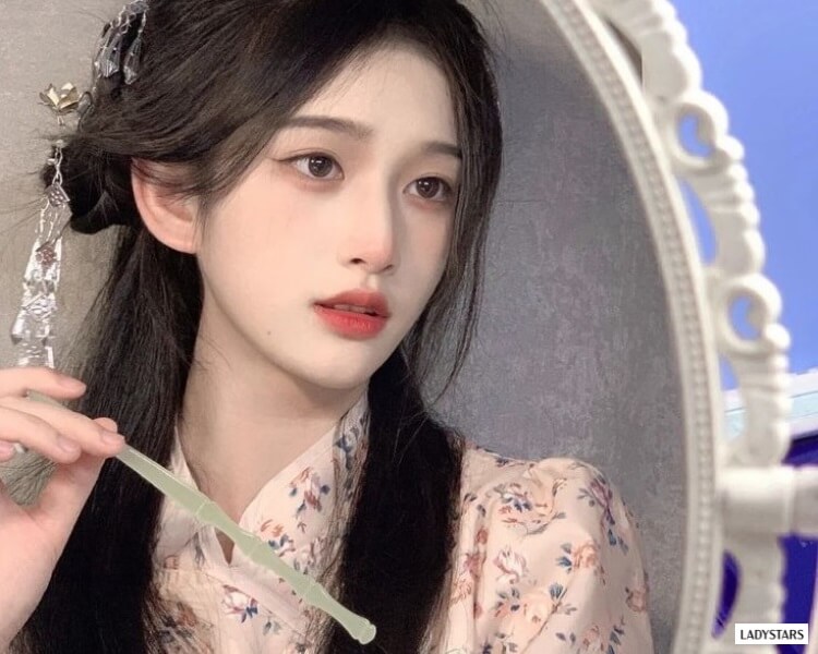 Tóc kẹp nửa đầu như thật