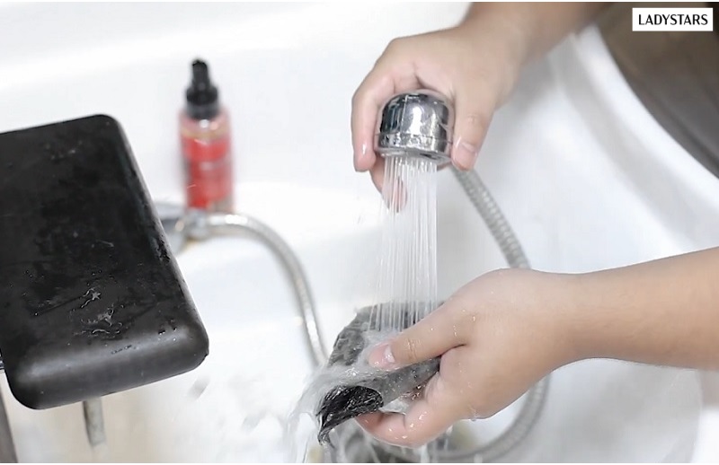 Cách vệ sinh tóc giả