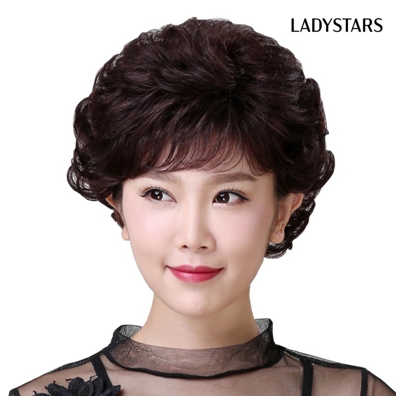 Lưu ý khi mua tóc giả tặng bố mẹ tuổi trung niên