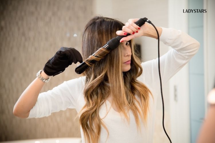 Hướng dẫn uốn tóc giả tại nhà