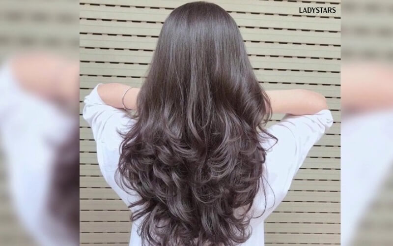 Tóc Layer dài uốn xoăn đuôi