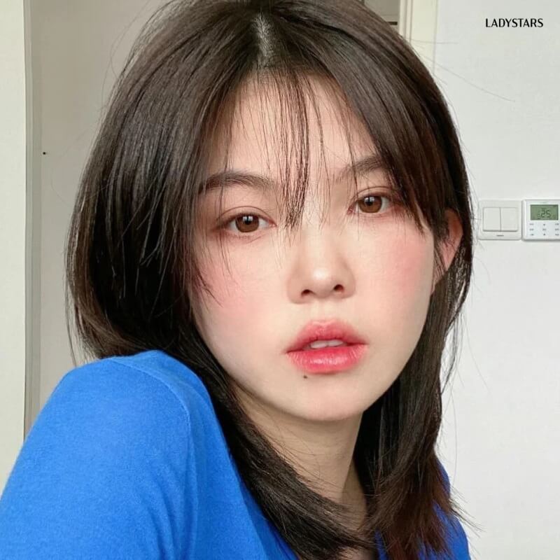 Tóc mái ngang lưa thưa bồng bềnh