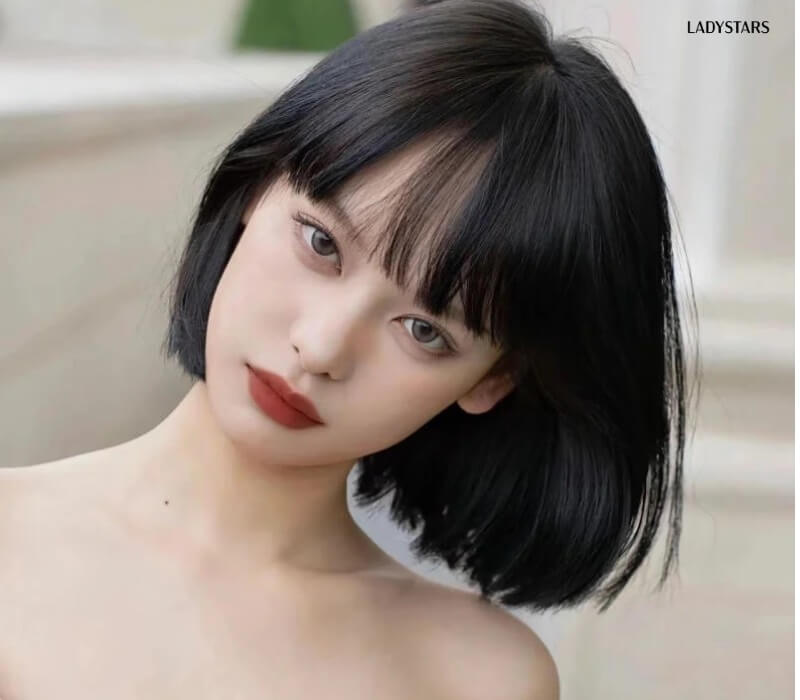 Kiểu tóc ngắn mái ngang