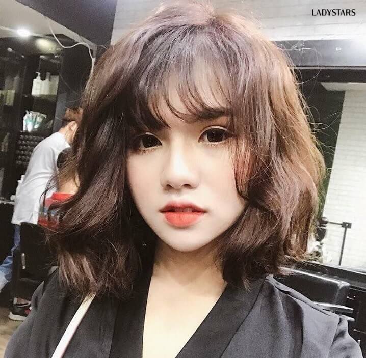 Tóc ngắn xoăn sóng nước