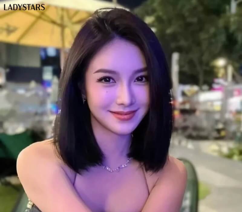 Tóc duỗi phồng mái lệch
