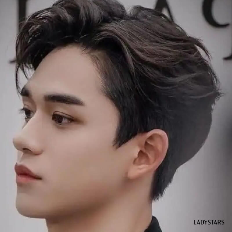 Tóc side part uốn mái phồng