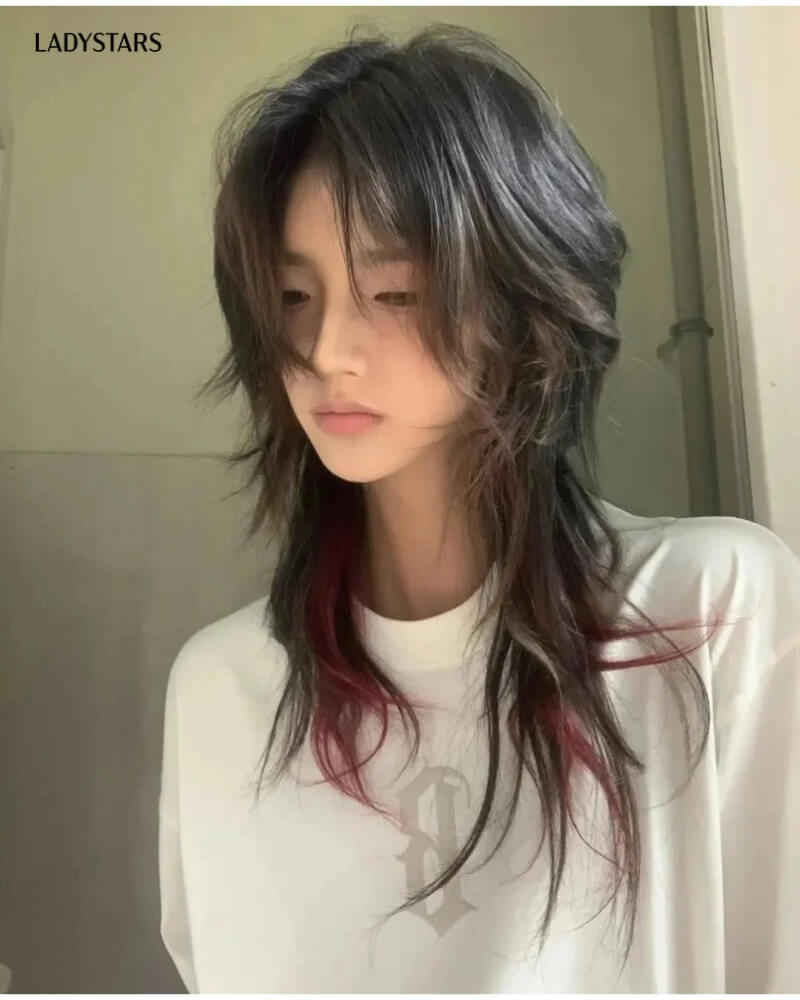 Tóc side part kết hợp phụ kiện